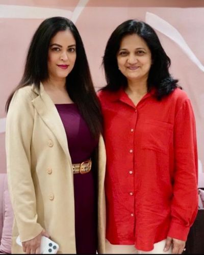 Celebrity visit at DNA Royal Aesthetic Skin & Hair Clinic, Thane – photo 1