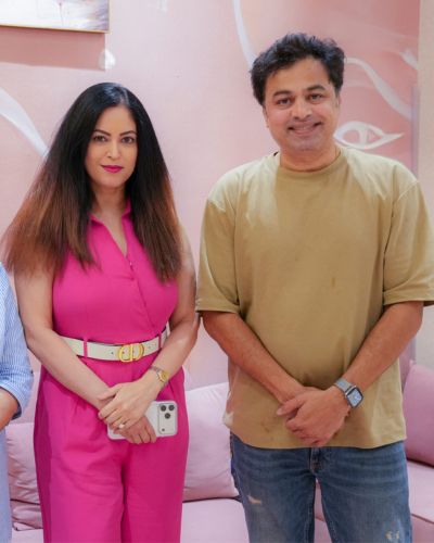 Celebrity visit at DNA Royal Aesthetic Skin & Hair Clinic, Thane – photo 5
